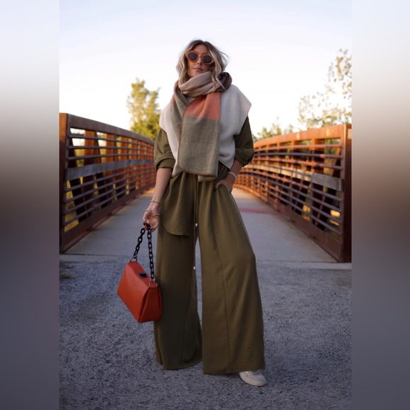 How Do You Wear That Medium Set HDYWT - Picture 2 of 4